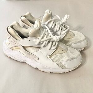 Nike White Huarache Sneakers Size 3 Youth